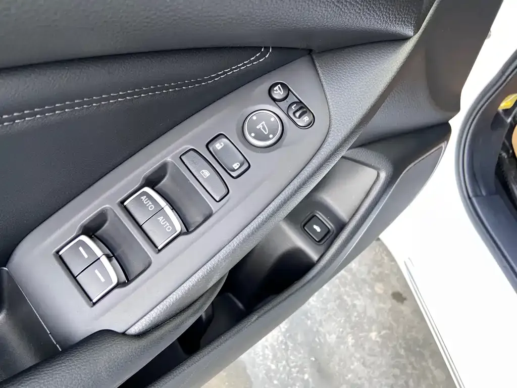 Honda Accord — фото 8