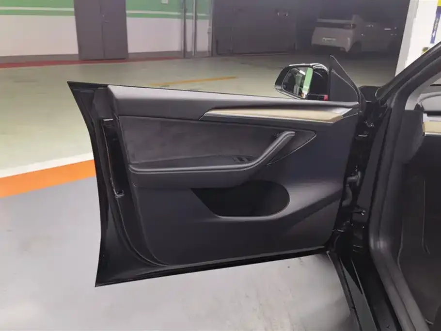 Tesla Model Y 2023 из CN, фото 7