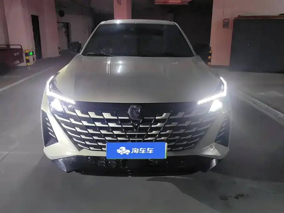 Changan UNI-Z New Energy 2024 из CN, фото 2