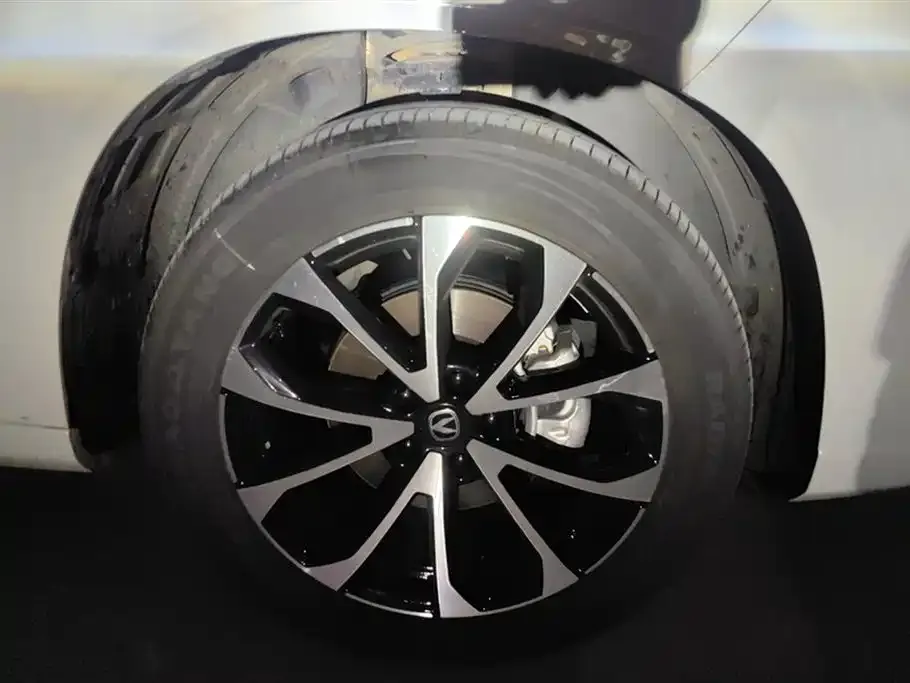 Changan UNI-Z New Energy 2024 из CN, фото 6