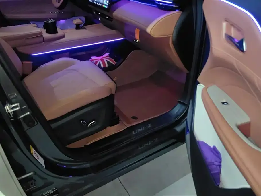 Changan UNI-Z New Energy 2024 из CN, фото 8