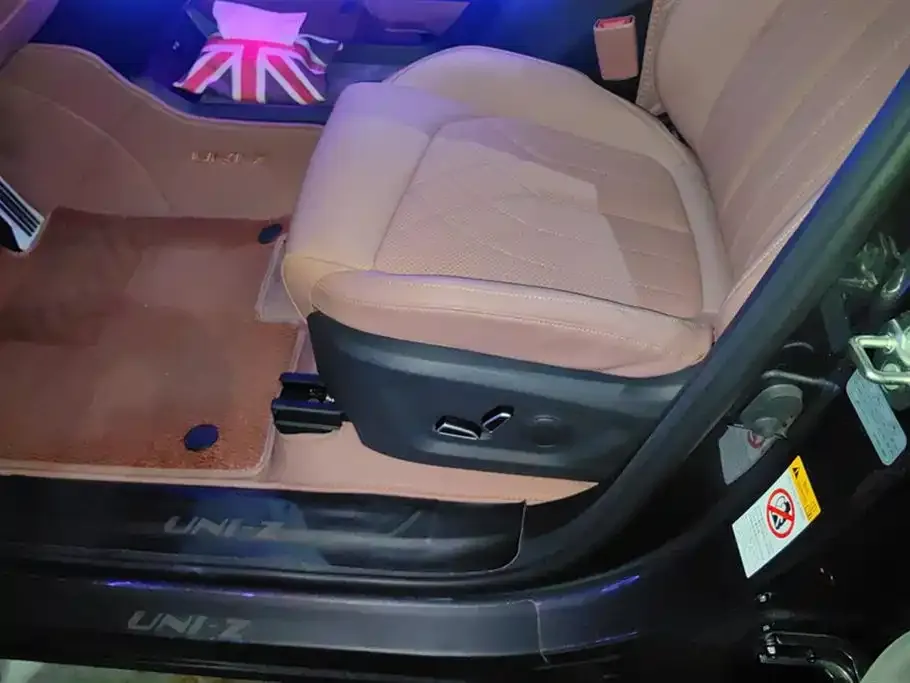 Changan UNI-Z New Energy 2024 из CN, фото 9