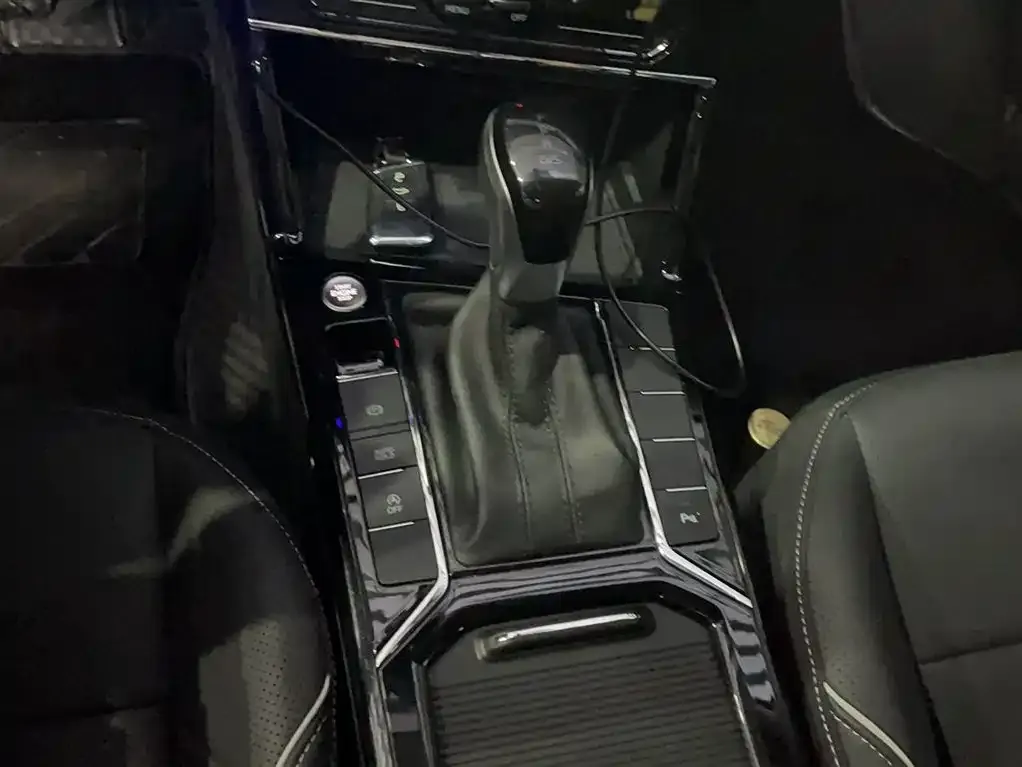 Volkswagen Passat 2024 из CN, фото 7