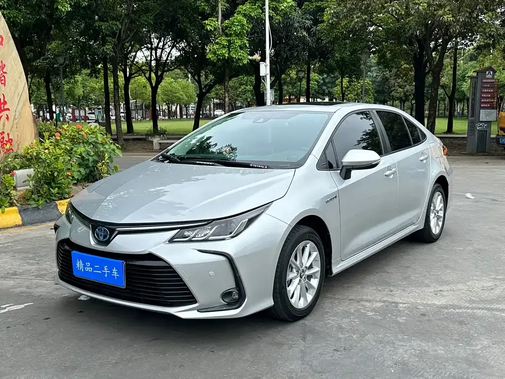 Toyota Corolla — фото 1
