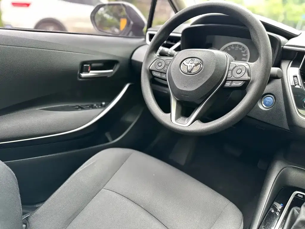 Toyota Corolla — фото 9