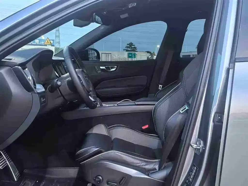 [object Object] XC60 PHEV 2021 из CN, фото 4