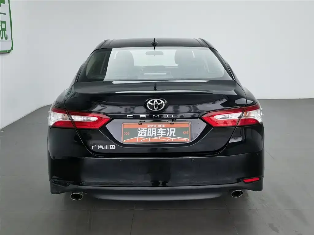 Toyota Camry — фото 4