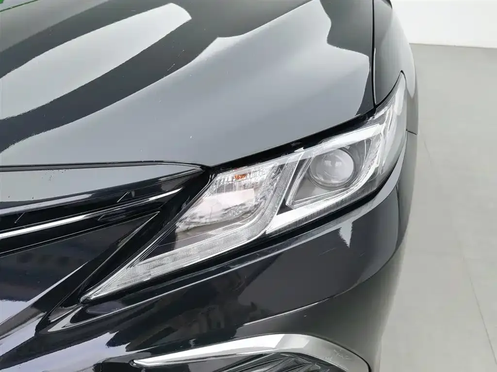 Toyota Camry — фото 7