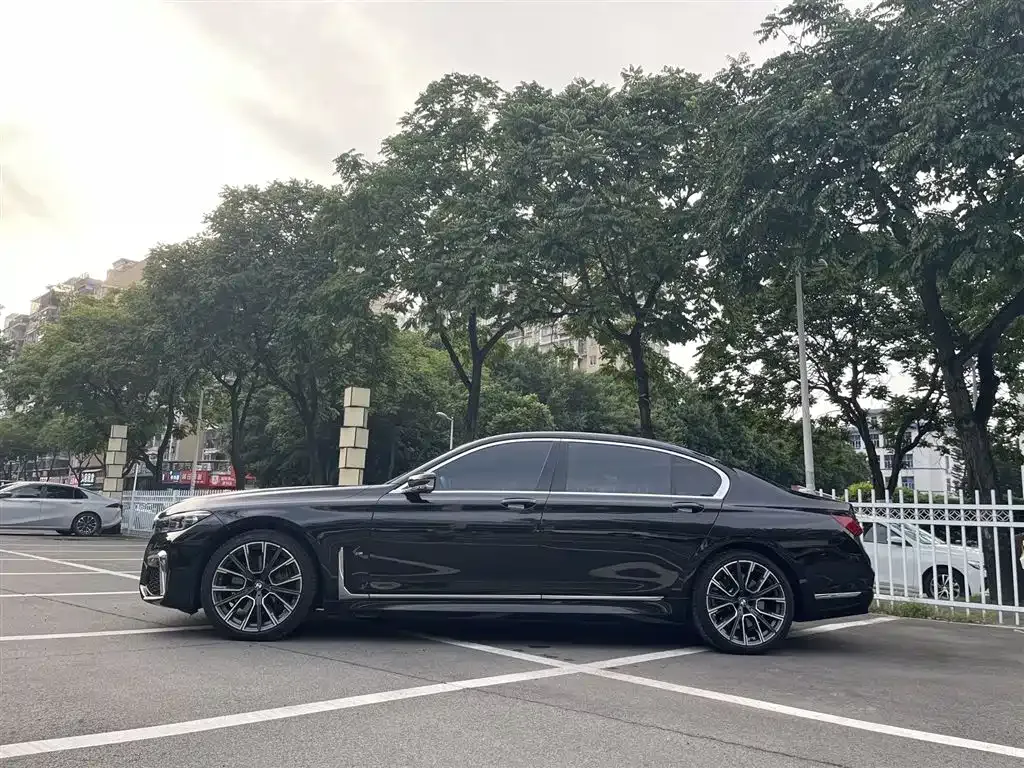 BMW 7 Series 2021 из CN, фото 3