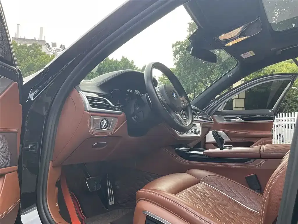 BMW 7 Series 2021 из CN, фото 4