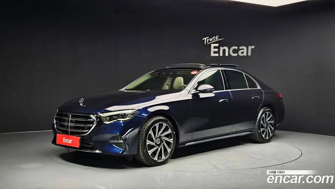 Mercedes-Benz E-Class — фото 1