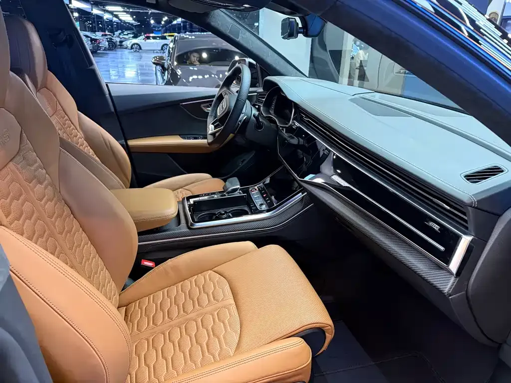 Audi RS Q8 2021 из CN, фото 5