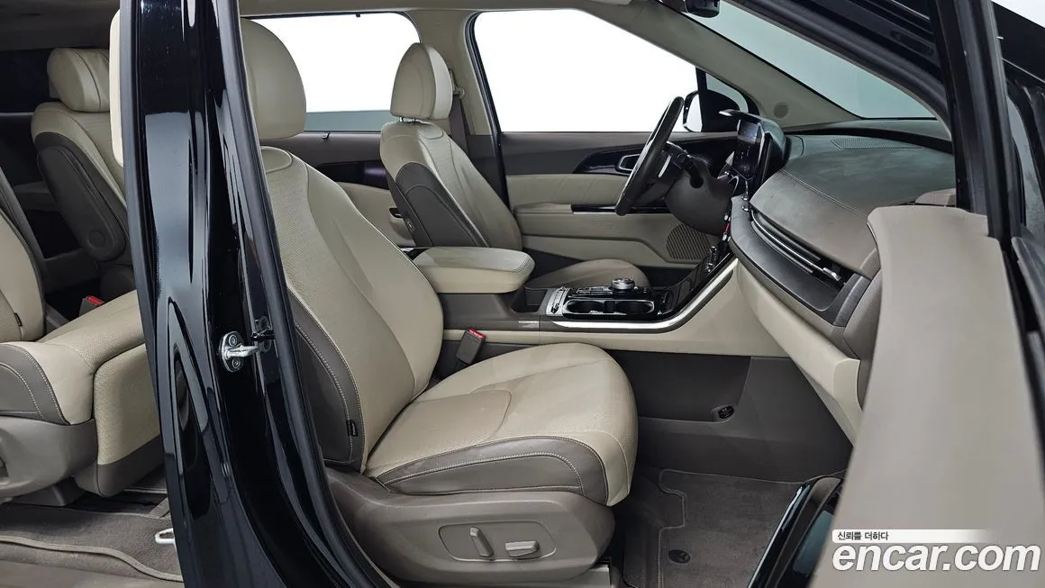 Kia Carnival — фото 10