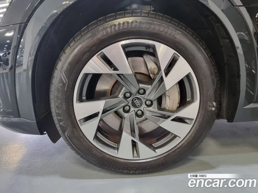 Audi Q8 e-tron 2024 из KR, фото 5
