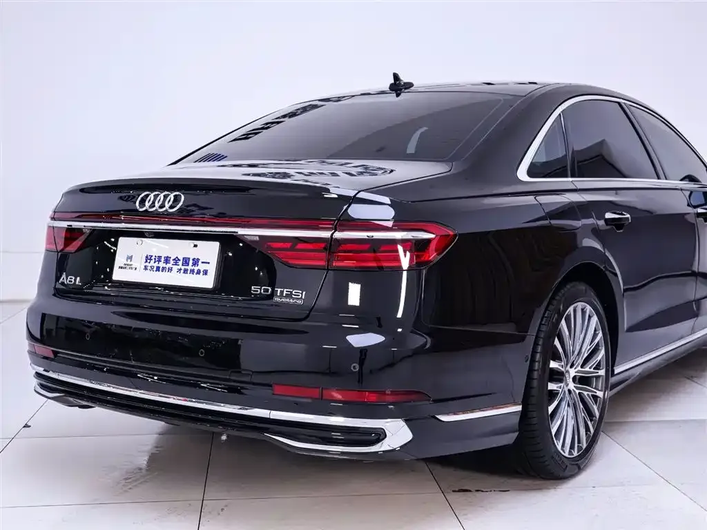 Audi A8 — фото 8