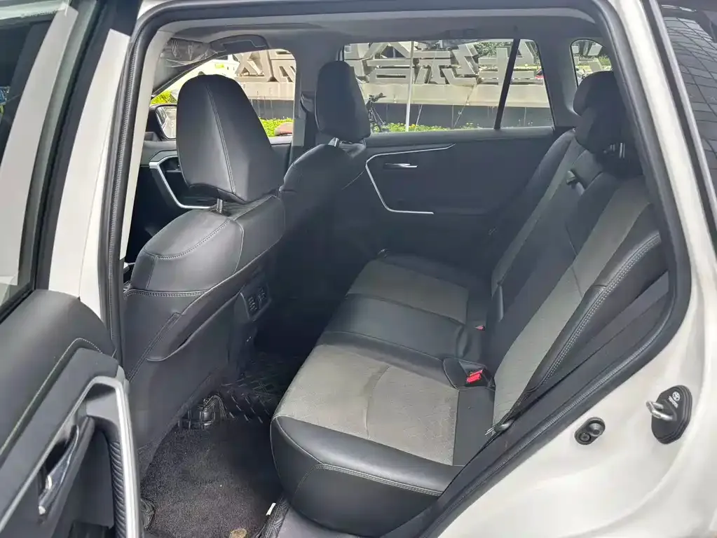 Toyota RAV4 2022 из CN, фото 6