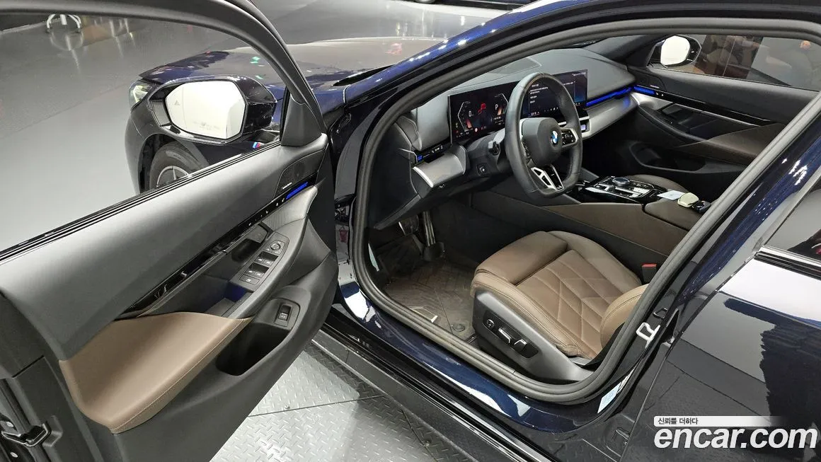 BMW 5-Series 2024 из KR, фото 10