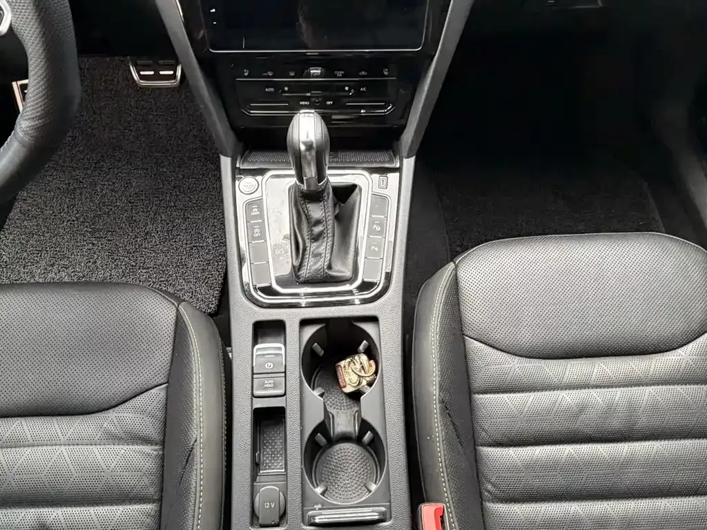 Volkswagen CC 2022 из CN, фото 8
