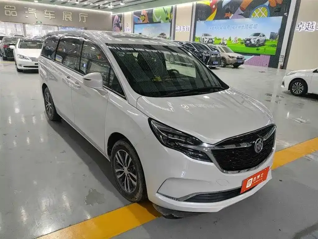 Buick GL8 2022 из CN, фото 2
