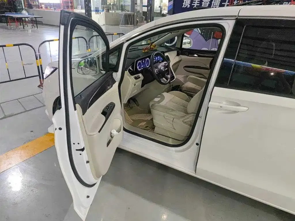 Buick GL8 2022 из CN, фото 4