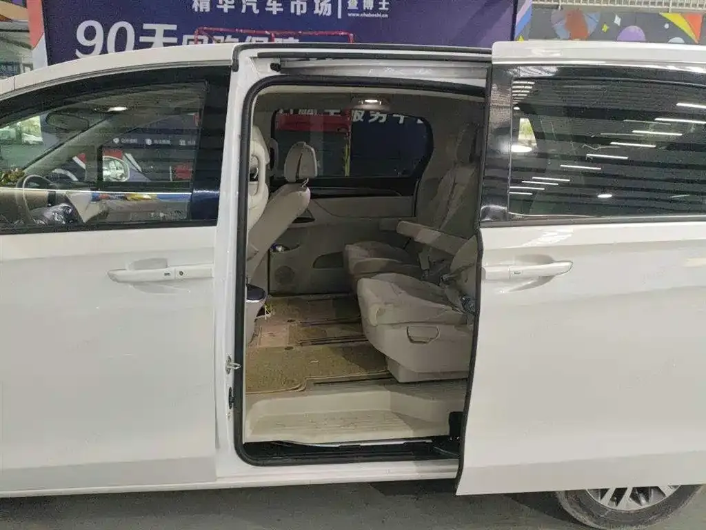 Buick GL8 2022 из CN, фото 6