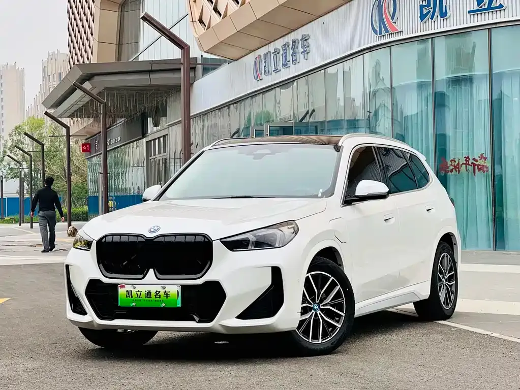 BMW iX1 2024 из CN, фото 1