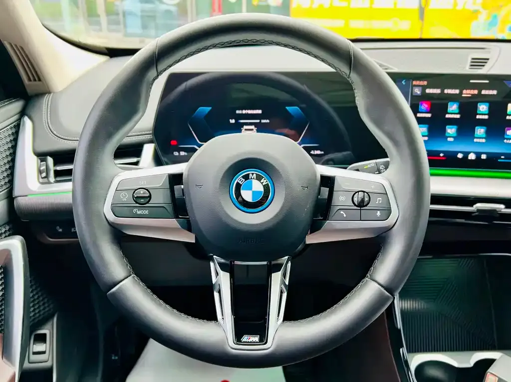 BMW iX1 2024 из CN, фото 8