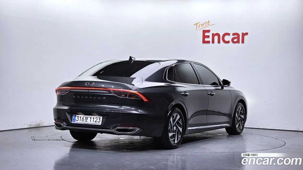 Hyundai Grandeur 2021 из KR, фото 2