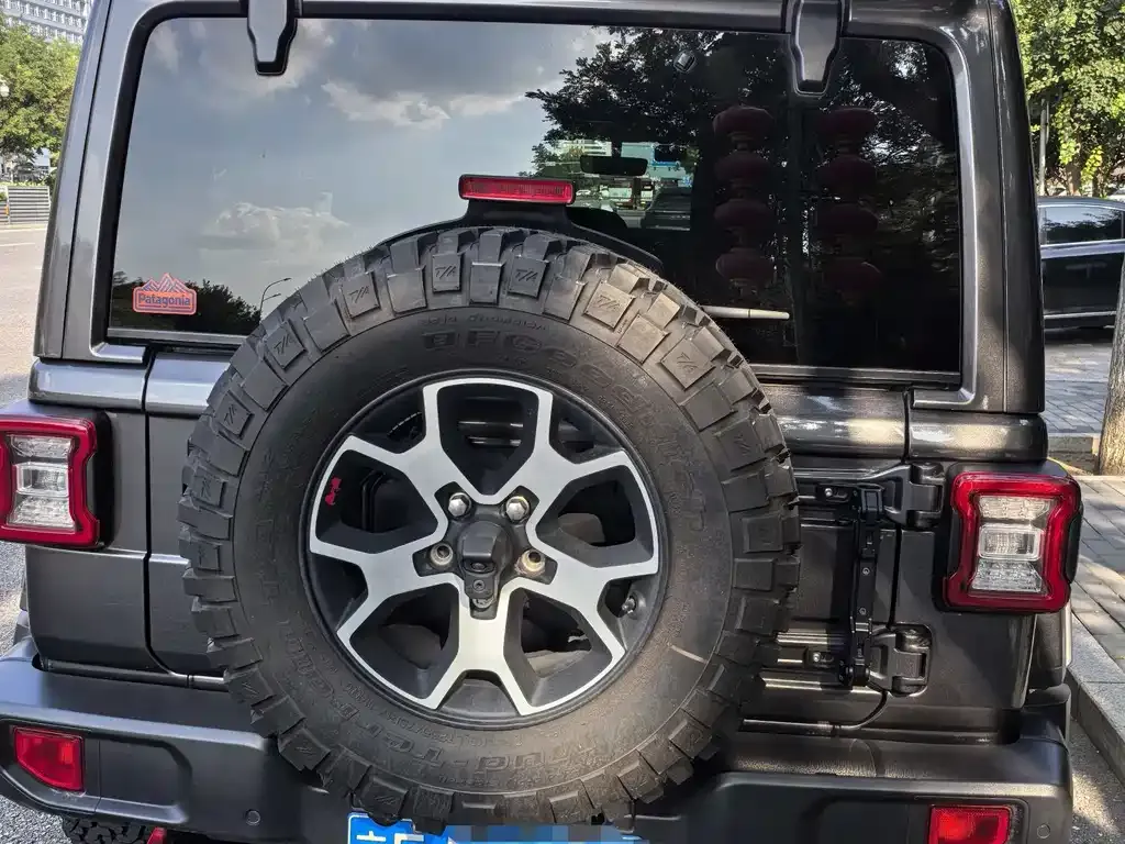 Jeep Wrangler — фото 4