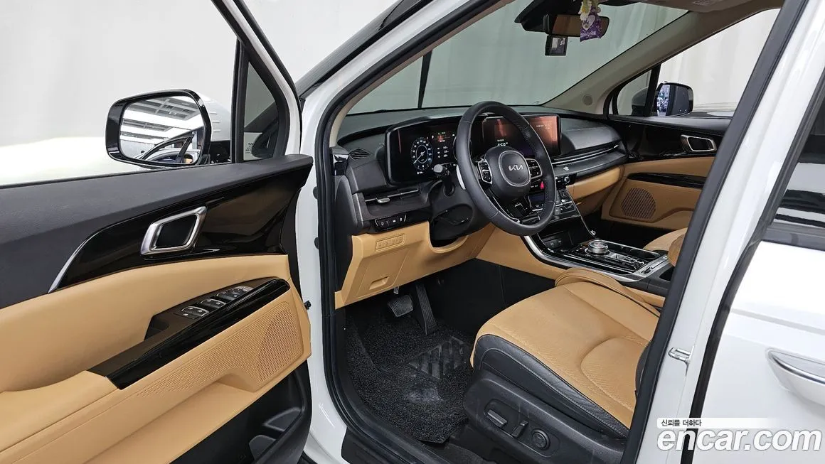 Kia Carnival — фото 10