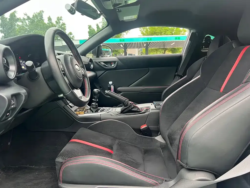 Subaru BRZ 2022 из CN, фото 9