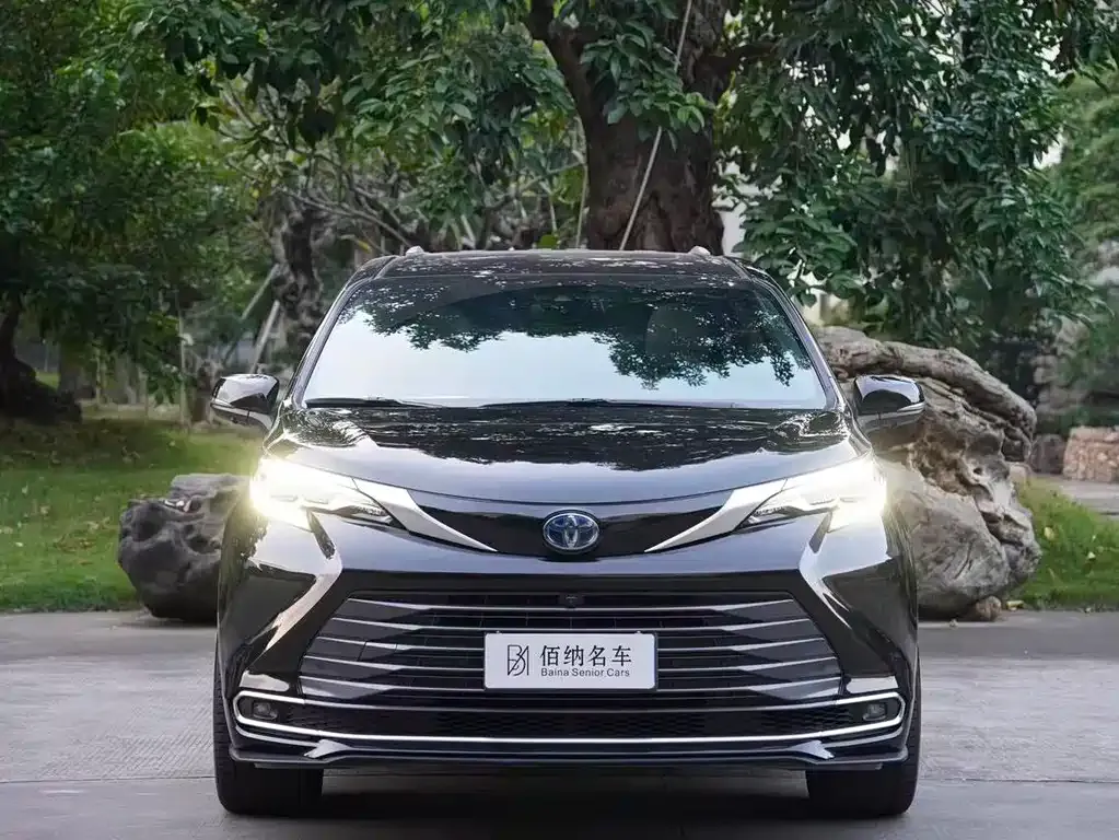 Toyota Sienna 2022 из CN, фото 3