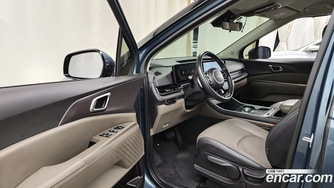 Kia Carnival — фото 10