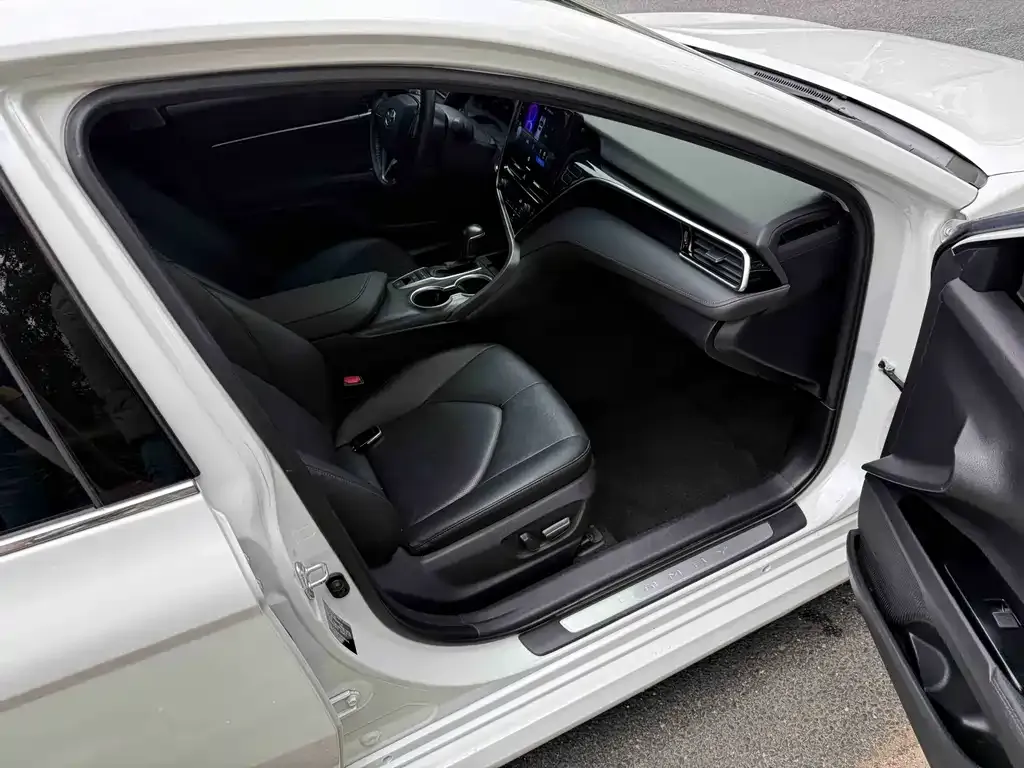 Toyota Camry 2021 из CN, фото 10