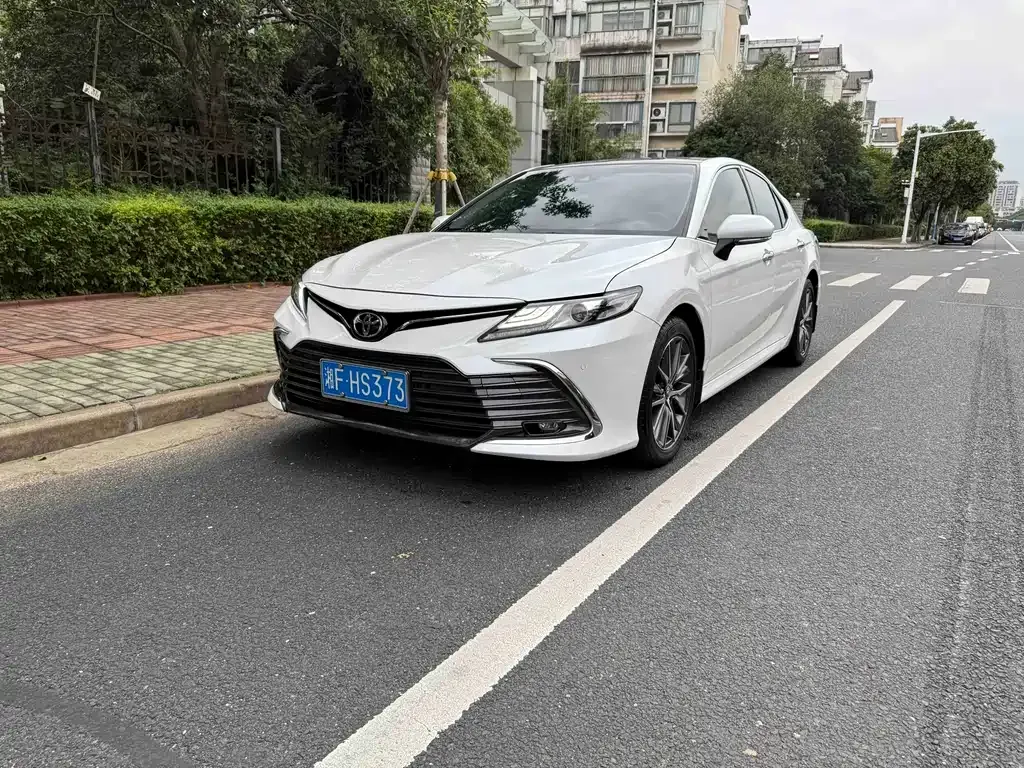 Toyota Camry 2021 из CN, фото 2