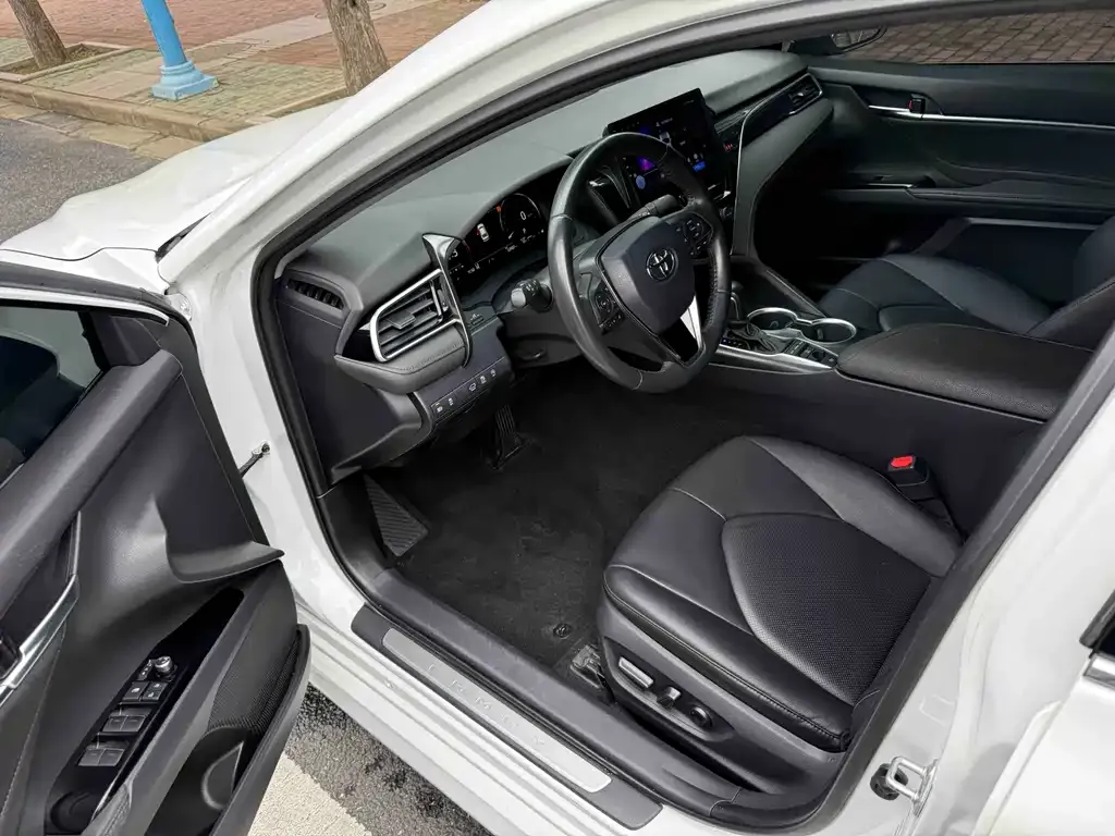 Toyota Camry 2021 из CN, фото 8
