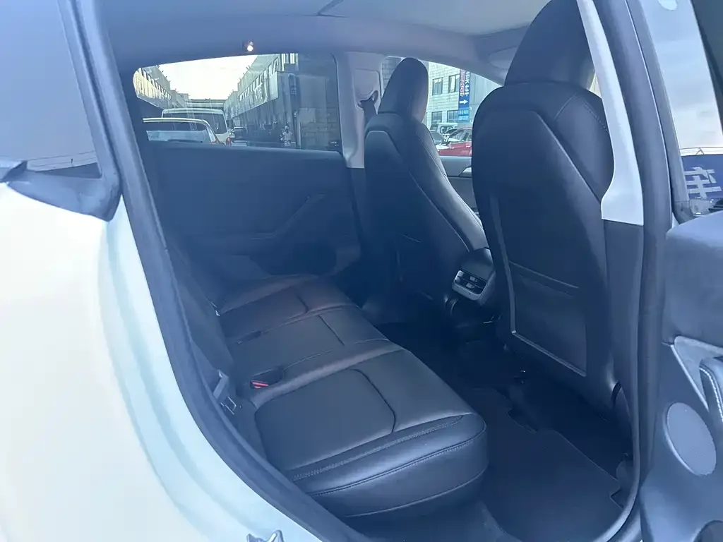 Tesla Model Y 2024 из CN, фото 10