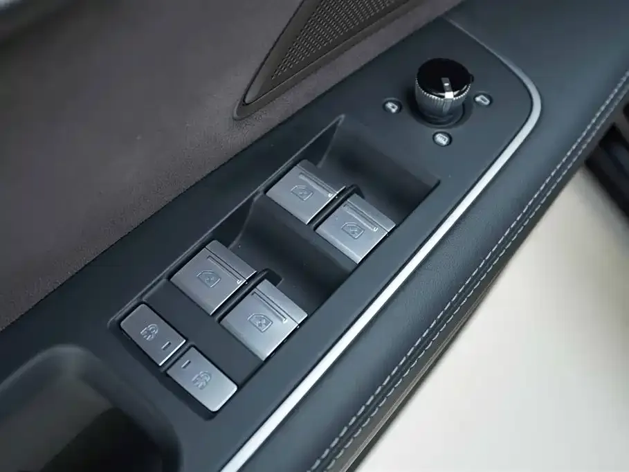 Audi A8 2024 из CN, фото 10
