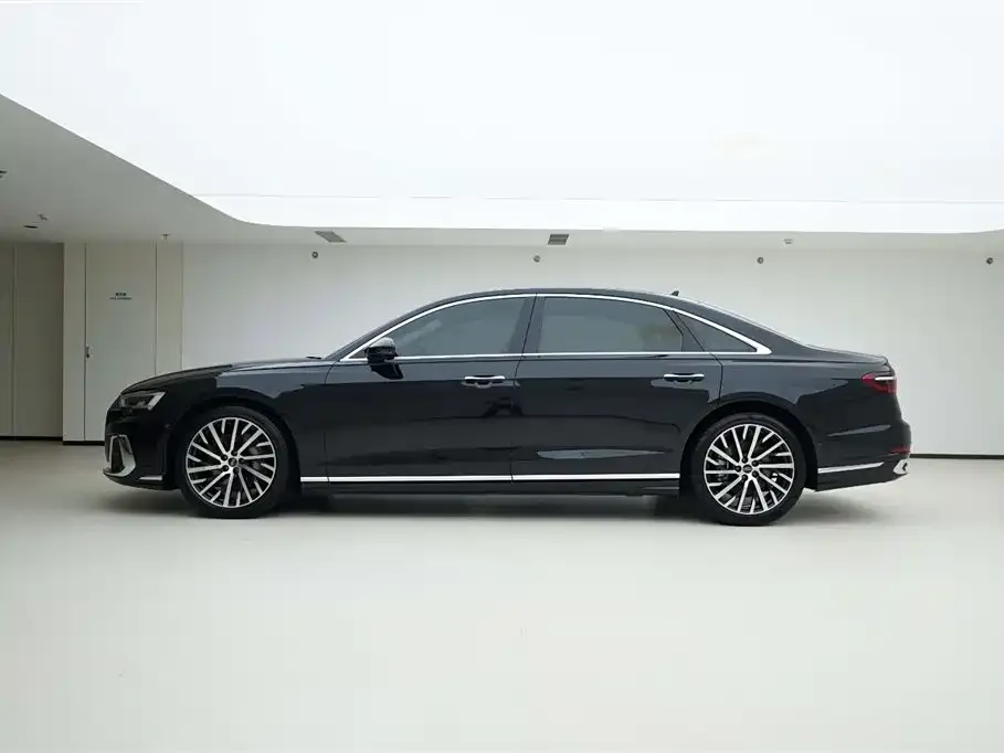 Audi A8 2024 из CN, фото 3