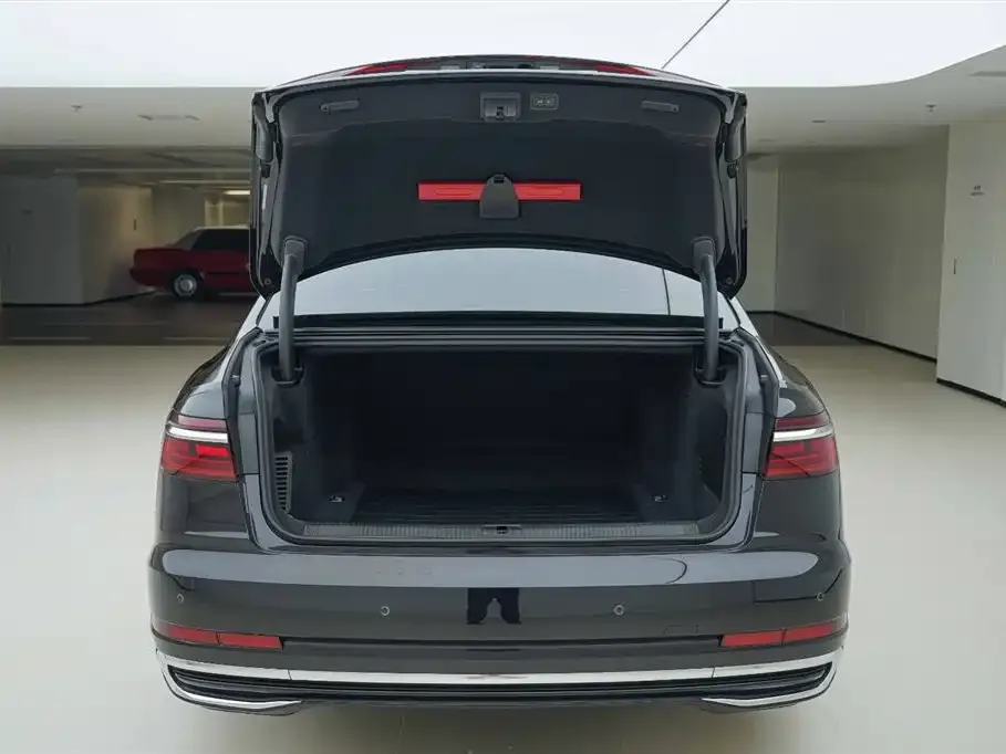 Audi A8 2024 из CN, фото 6
