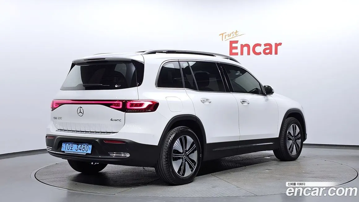 Mercedes-Benz EQB — фото 2