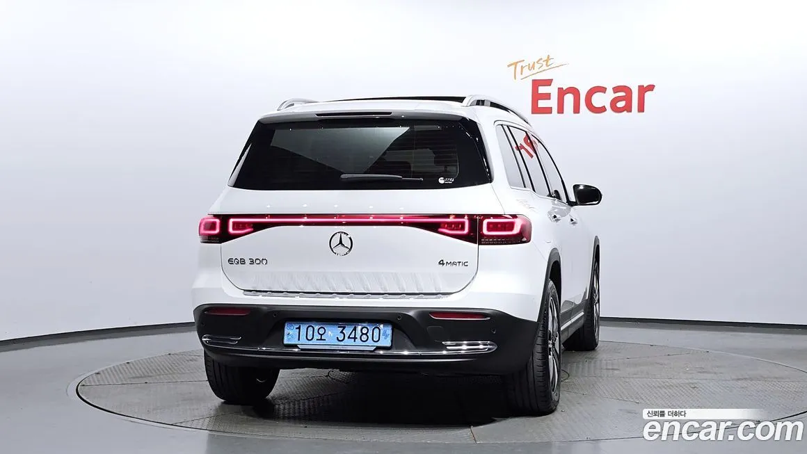 Mercedes-Benz EQB — фото 4