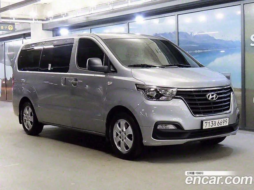 Hyundai Starex — фото 1