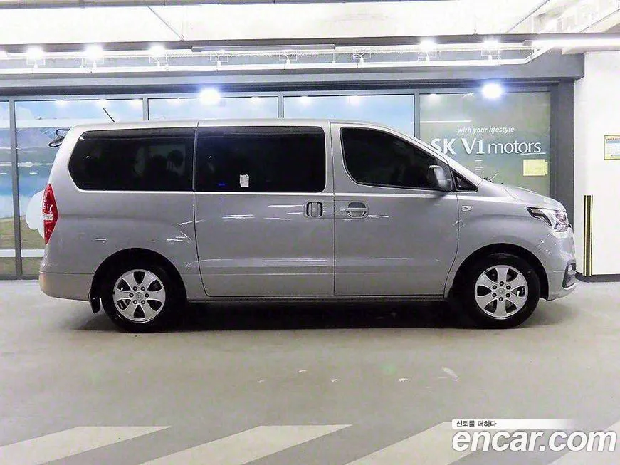 Hyundai Starex — фото 3