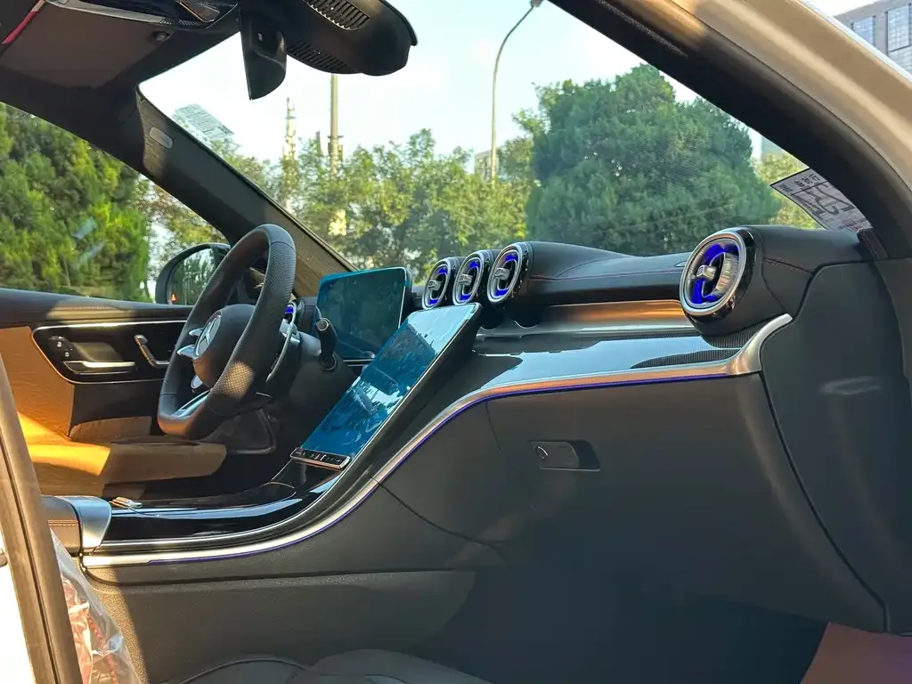 [object Object] C-Class AMG 2025 из CN, фото 4