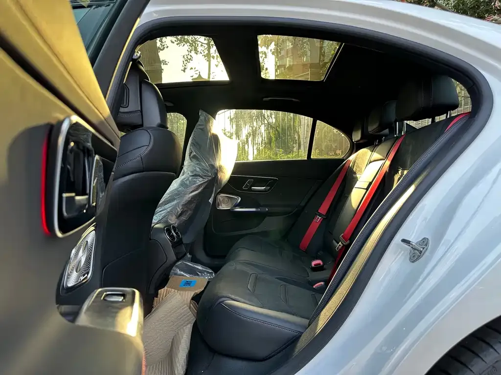 [object Object] C-Class AMG 2025 из CN, фото 9