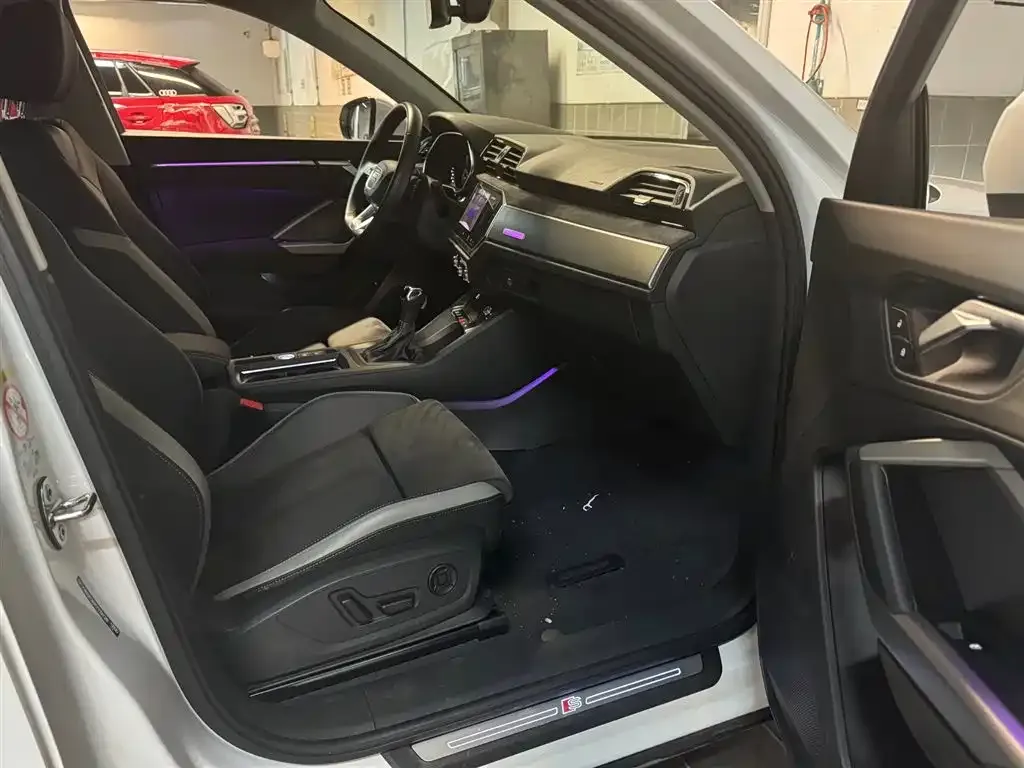 Audi Q3 2023 из CN, фото 10