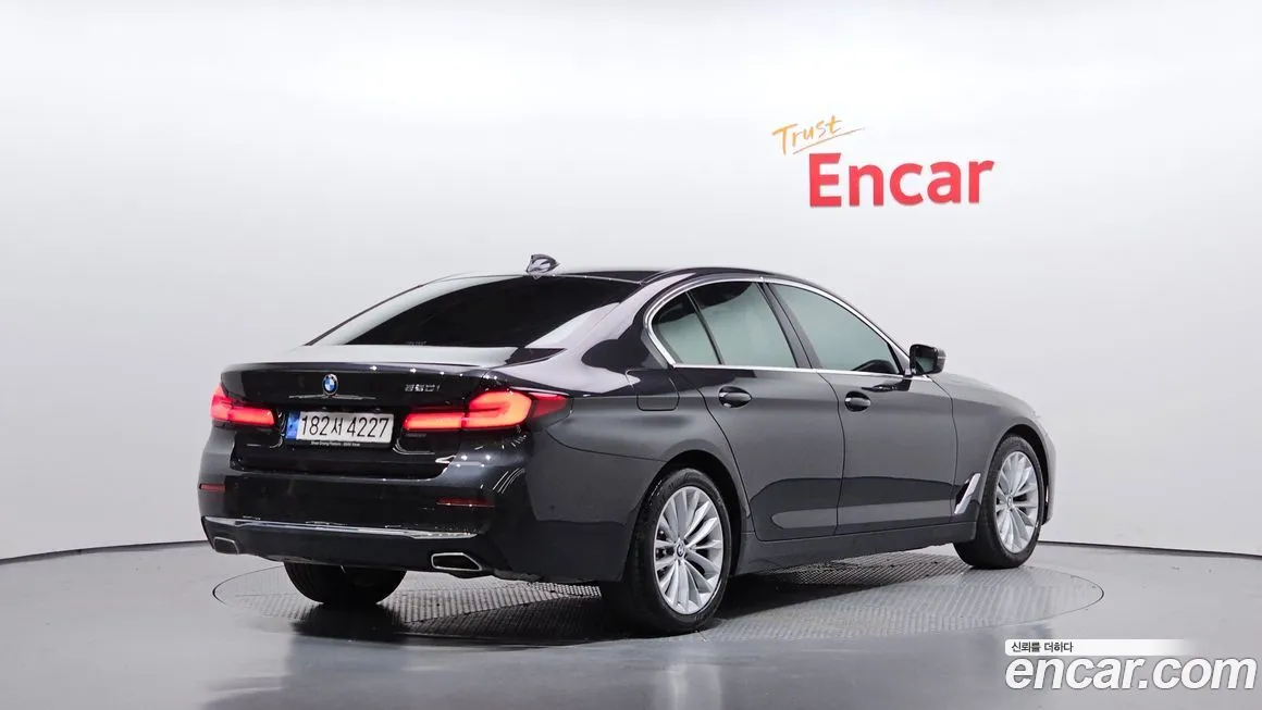 BMW 5-Series 2023 из KR, фото 2