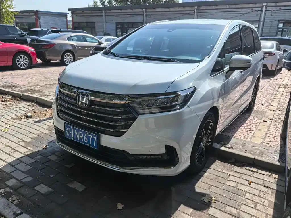 Honda Odyssey — фото 1