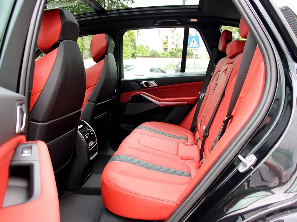 BMW X5 M 2024 из CN, фото 3